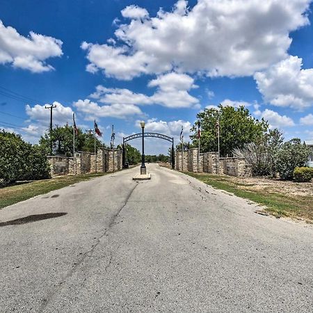 Luxury San Antonio Retreat 110-Acre Private Ranch Villa Exteriör bild